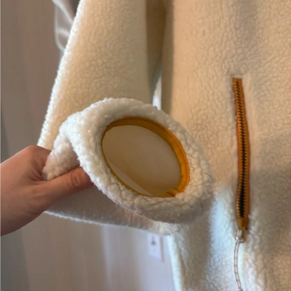 Fjallraven Cream Fleece with Yellow Accents - Picture 4 of 7